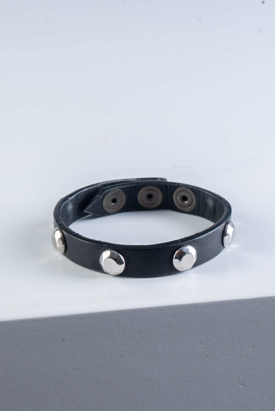 Bracciale in cuoio con Borchie Nickel BNT52