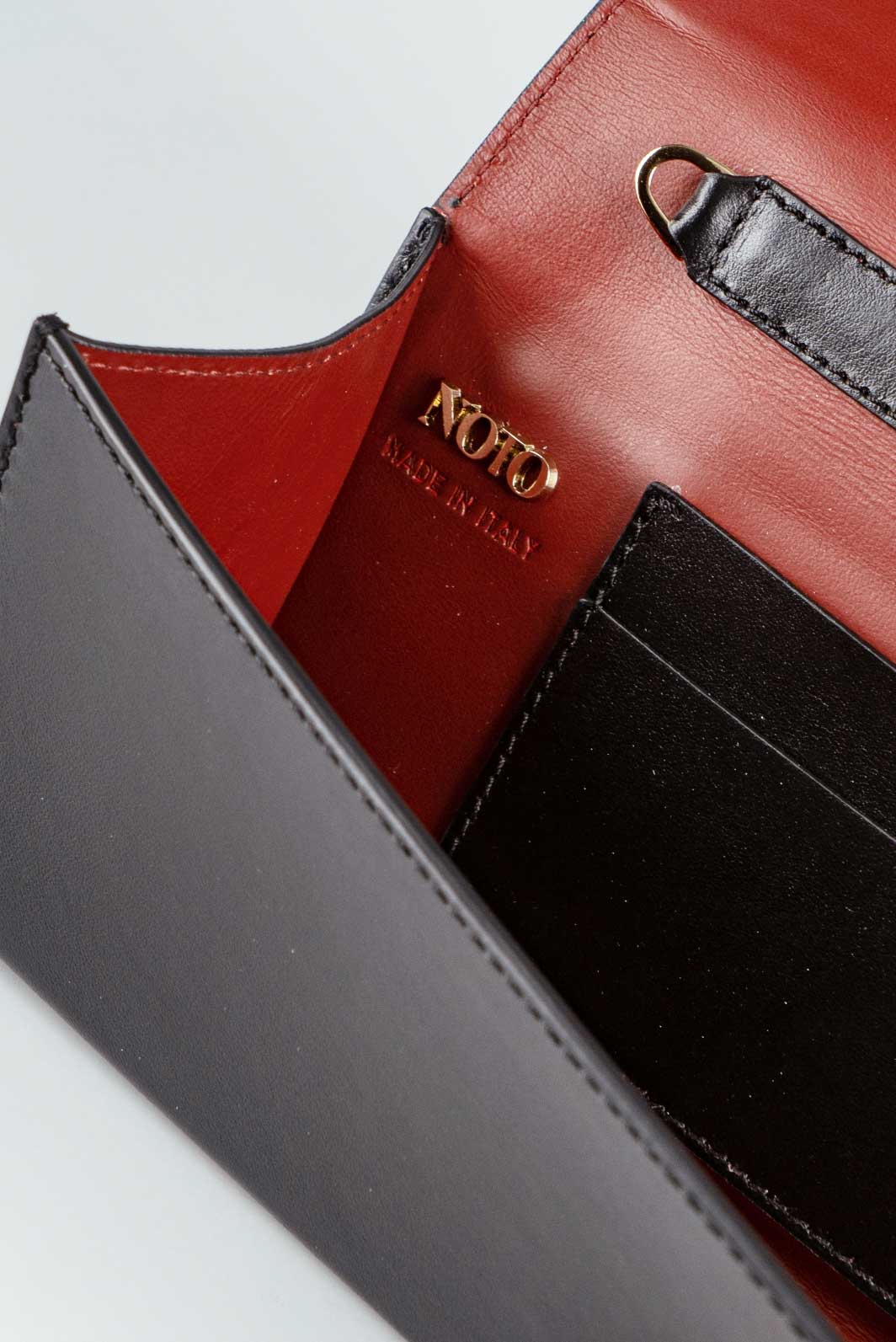 Borsa con Tracolla a Catena in Pelle Nera MALENAB