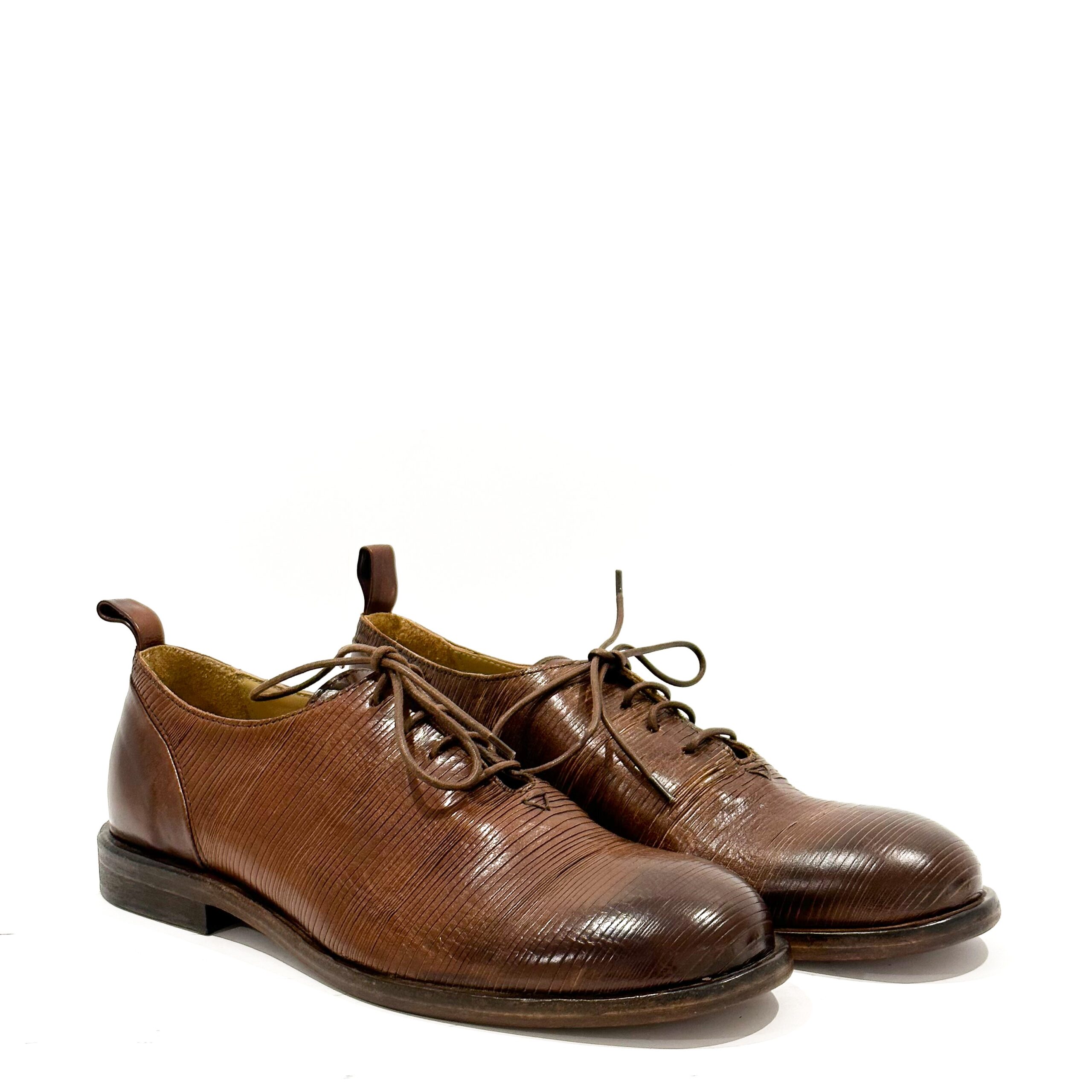Allacciata in pelle laserata 2410